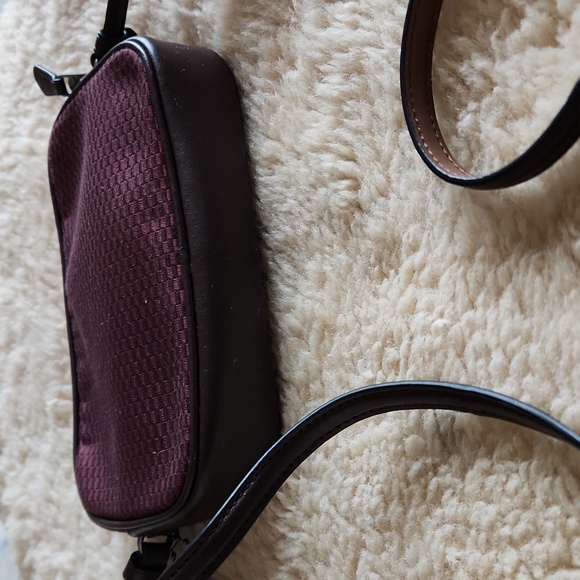 NWT Coach Legacy Jacquard Cranberry & Oxblood Leather Camera Bag Crossbody ❤️🤎 - Picture 8 of 16